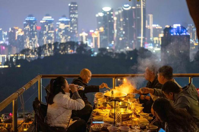 火锅“涮出”3千亿大市场麻将胡了2热辣滚烫！重庆(图6)