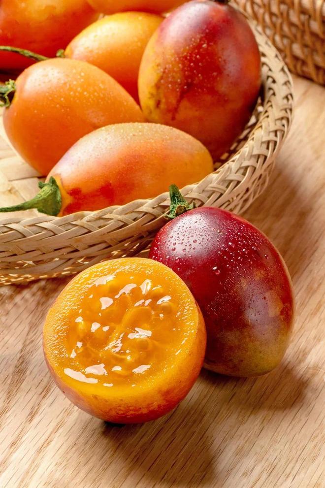 底料品类引领复合调味品行业新潮流麻将胡了有言有味开创树番茄火锅(图2)